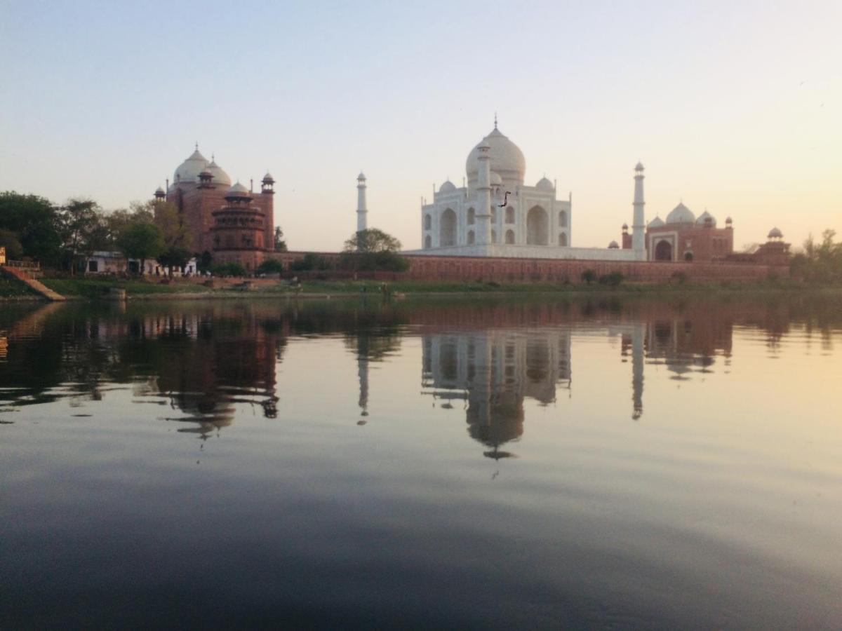 The Taj Homes آغْرا المظهر الخارجي الصورة